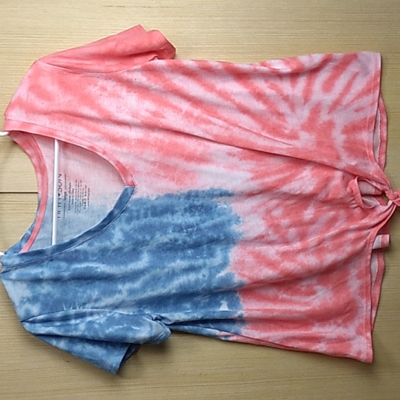 Fifth Sun Tops - Fifth Sun Women's Large t-shirt with front bottom tie in blue and pink tie dye
